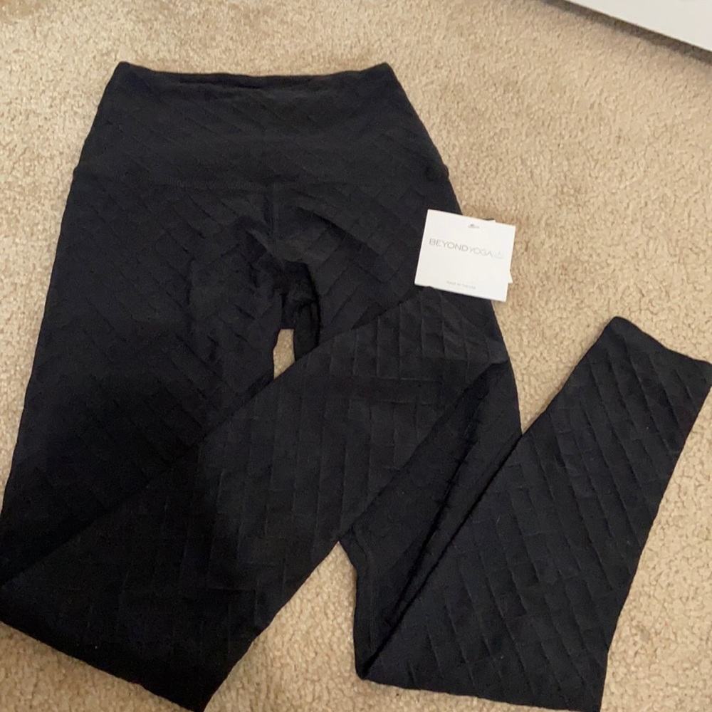 Beyond Yoga Black Leggings. Size Small